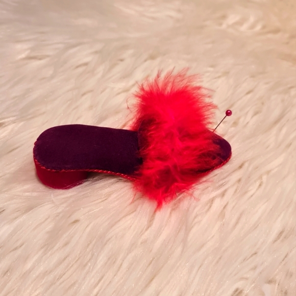 NIB Vintage Slipper Pincushion by Dritz Collectible Cushions - Picture 2 of 7